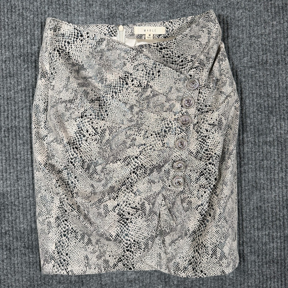 MABLE Womens Medium Snakeskin Print Faux Wrap Mini Skirt Grey Cream NWOT Chic